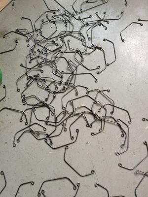 Camless 14 assen CNC-veer die oprolmachine met roterende draadvormer maakt