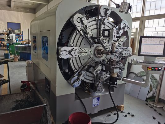 Multifunctionele CNC-veerrolmachine met draadrotatierolsystemen