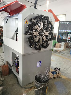 5 Axis Japan Motor Spring Voormalige draadrotatie CNC-veermachine spoelen