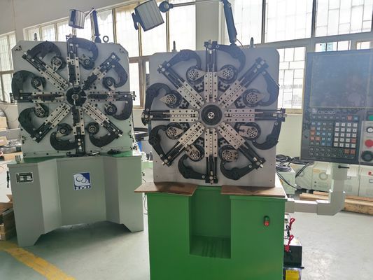 5.5KW CNC-veervormmachine Optionele hand- en 200KG-decoilersystemen