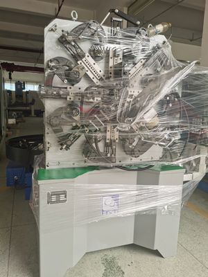 5.5KW CNC-veervormmachine Optionele hand- en 200KG-decoilersystemen