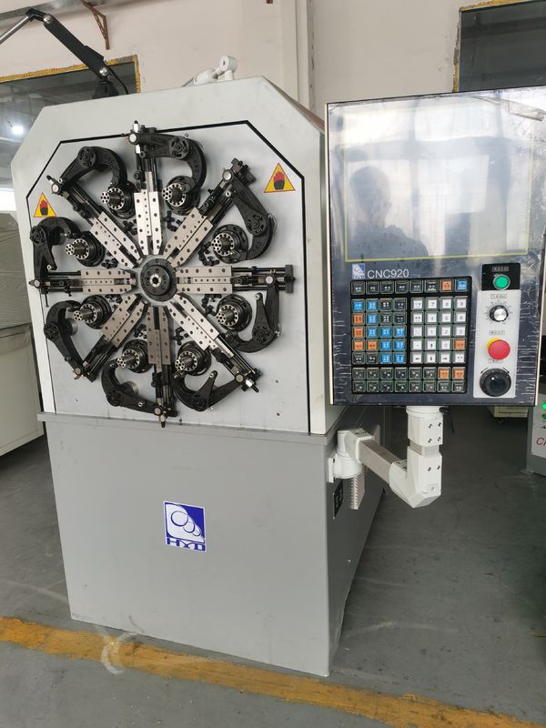 4 mm camdraad roterende veervormende machine met spinner cnc veermachine